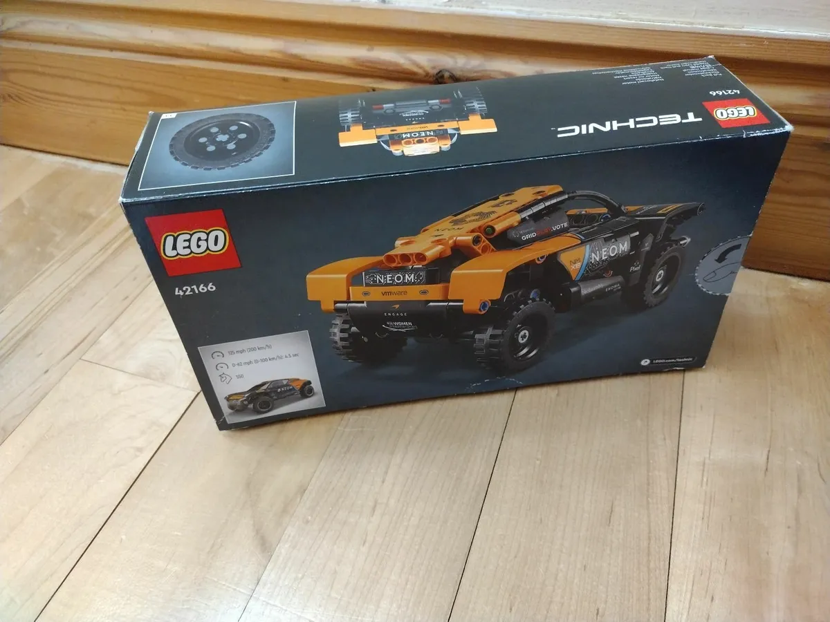 Lego TECHNIC Neom McLaren Extreme E Team - Image 3