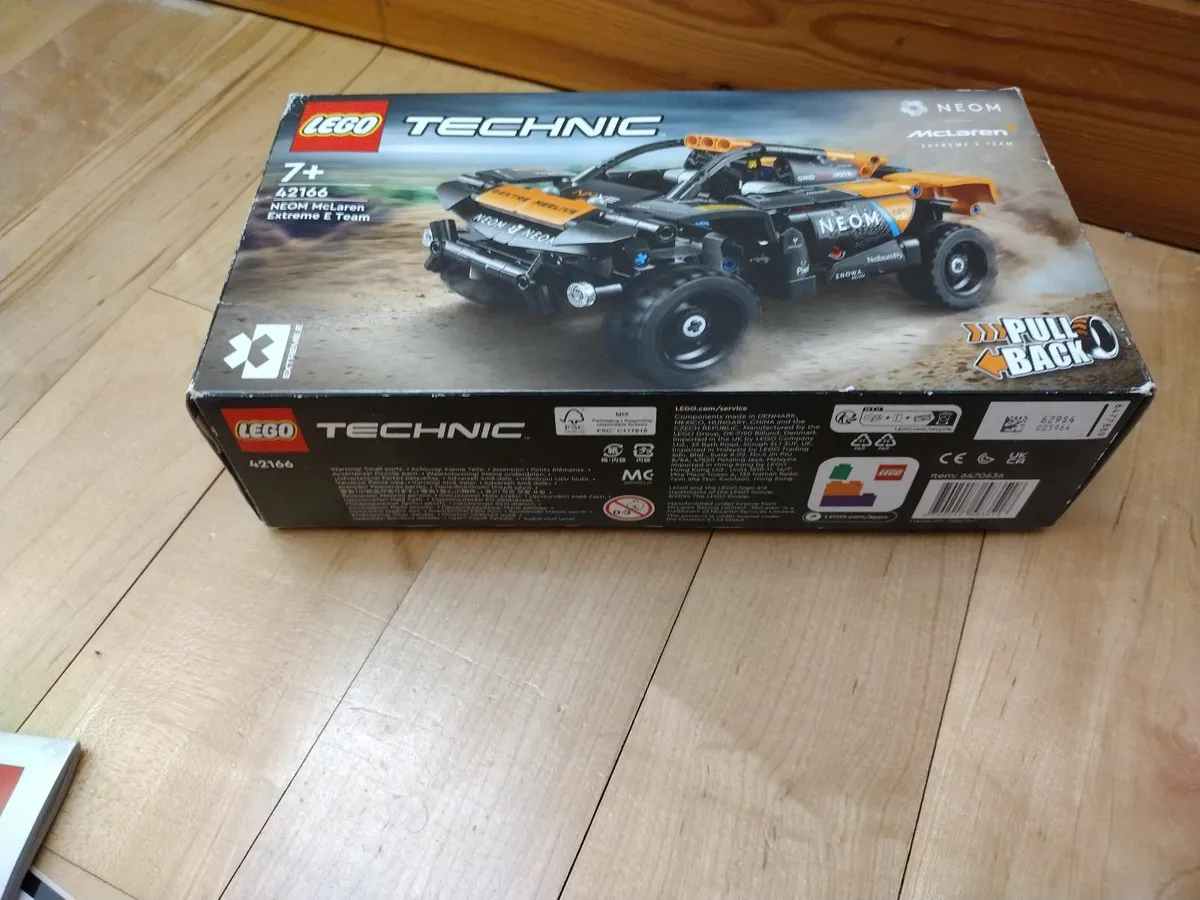 Lego TECHNIC Neom McLaren Extreme E Team - Image 4