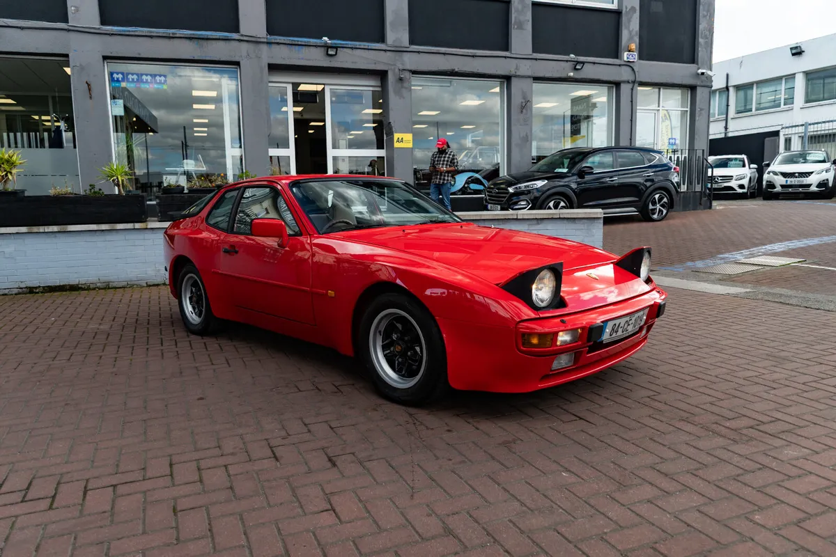 Porsche 944 1984 - Image 1