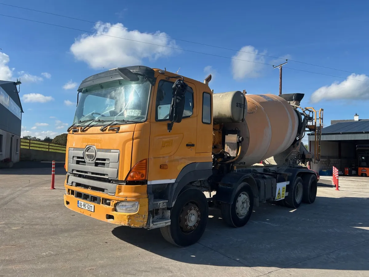 Hino Concrete Mixer - Image 2