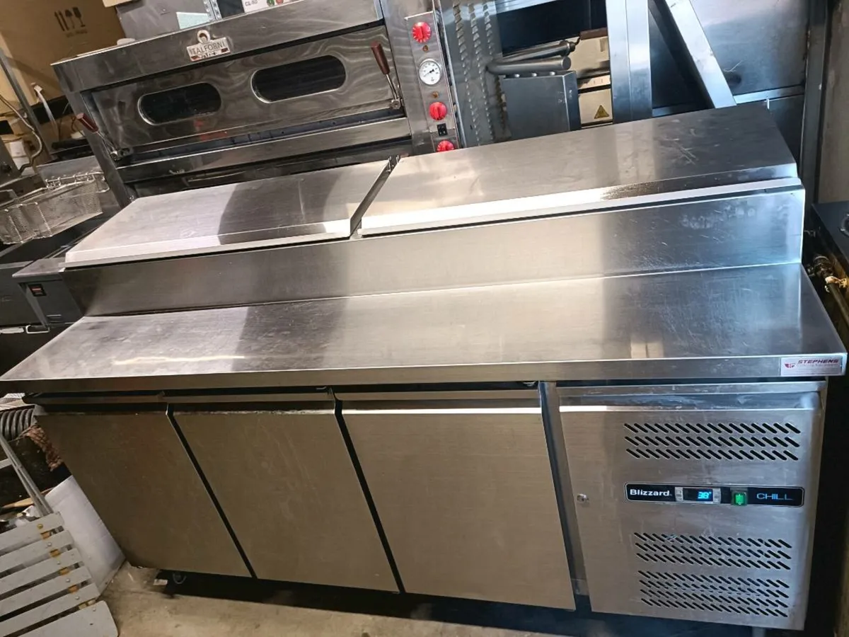 Restaurant equipment - Image 1