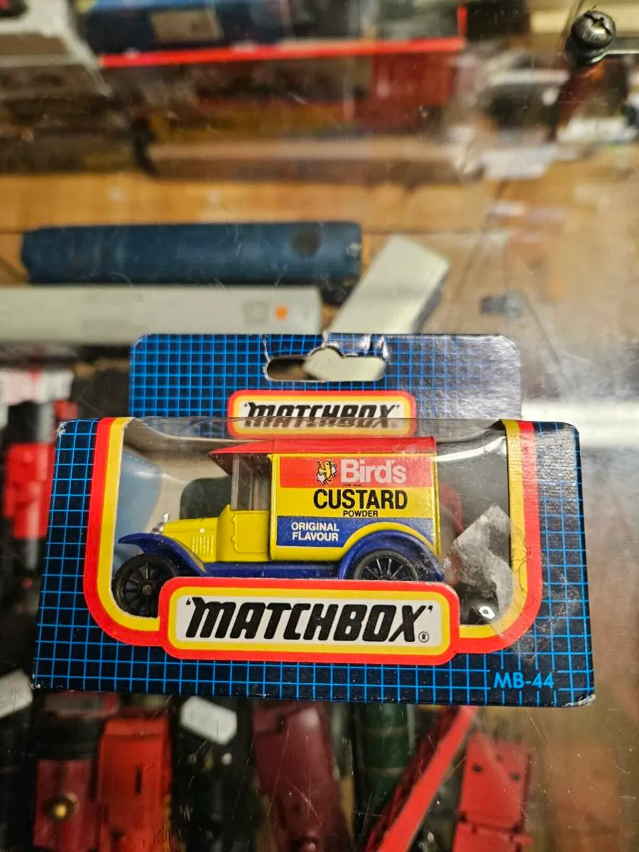 Matchbox Birds Custard Van
