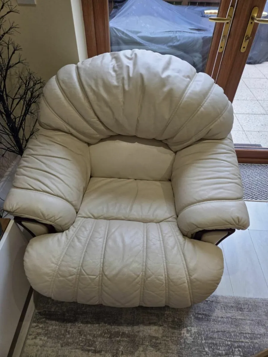 Leather sofa + 2 armchairs - Image 2