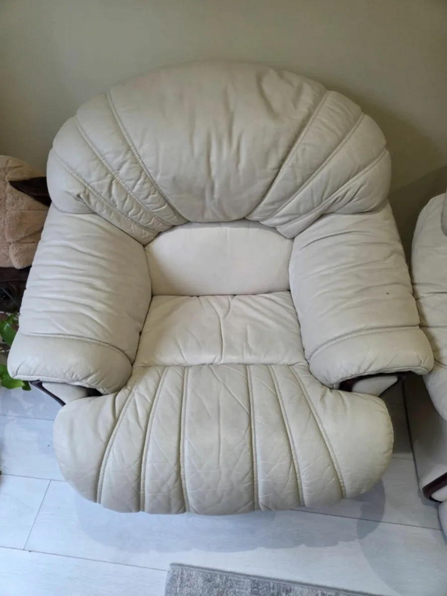 Leather sofa + 2 armchairs - Image 3