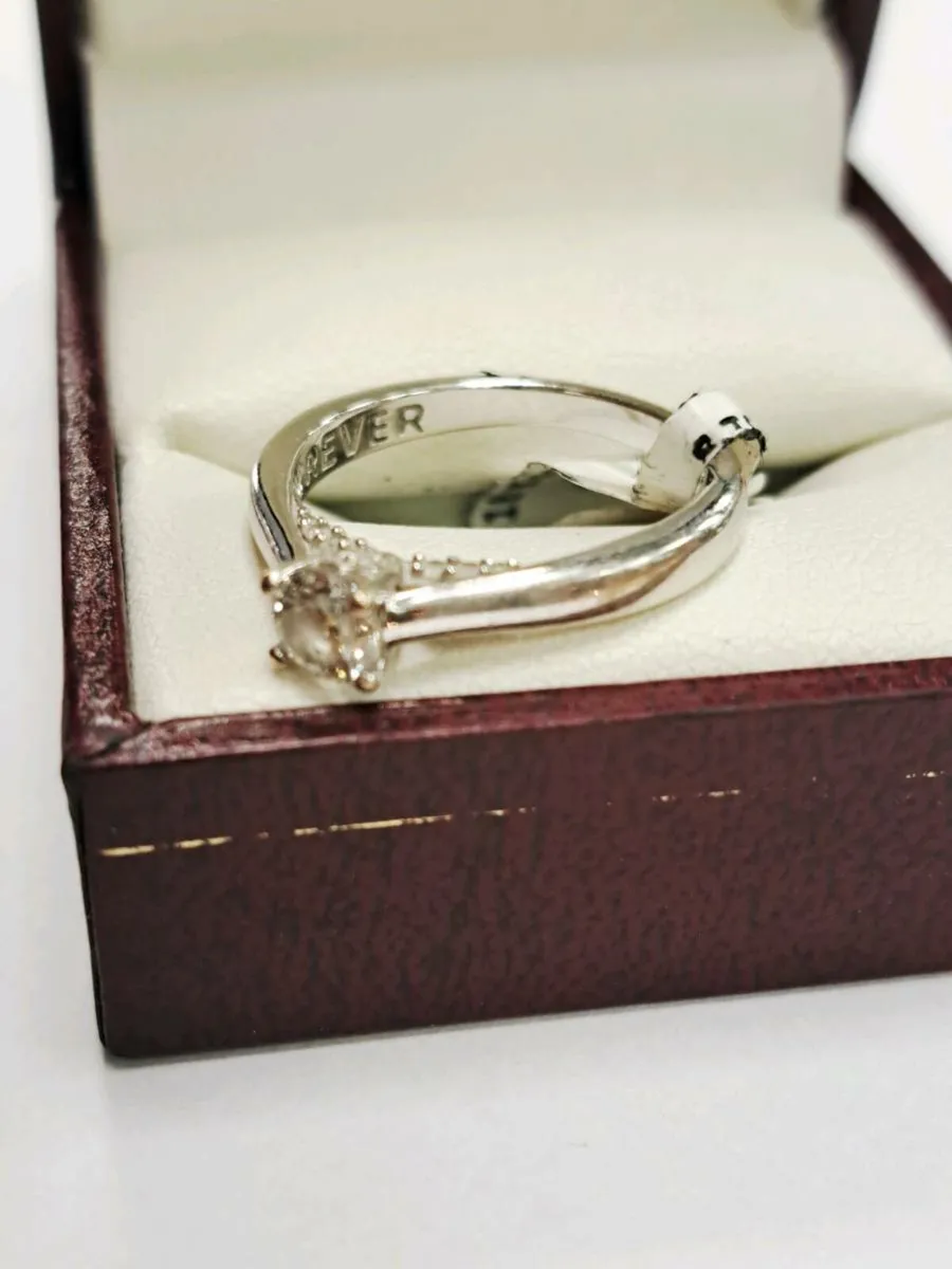 18K White Gold Diamond Ring 18CT - Image 2