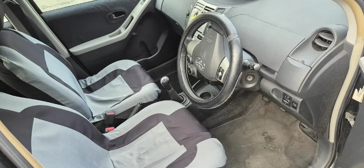 Toyota Yaris 2008 - Image 2