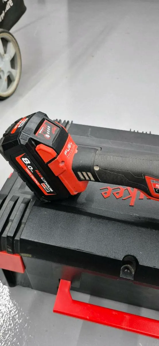 Milwaukee fuel brushless grinder - Image 2