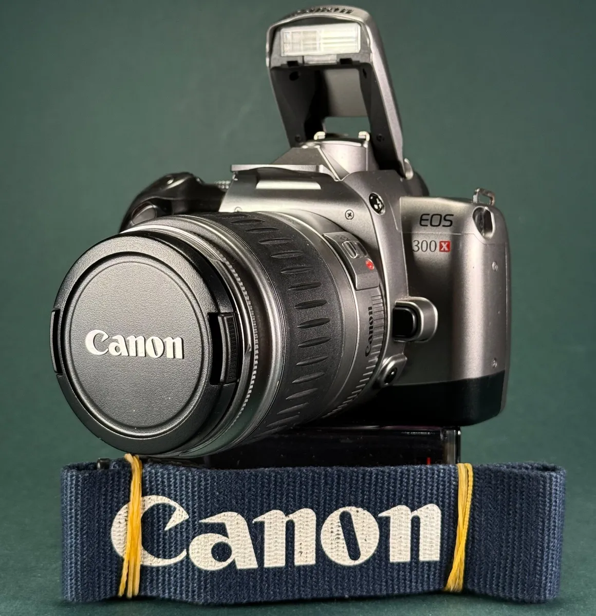 Canon EOS 300X film SLR camera Canon EF 28-90 - Image 3