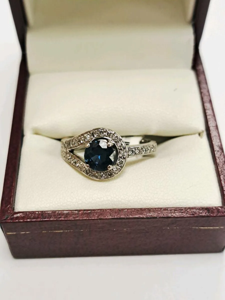 18K White Gold Diamond Shappire 18CT - Image 1