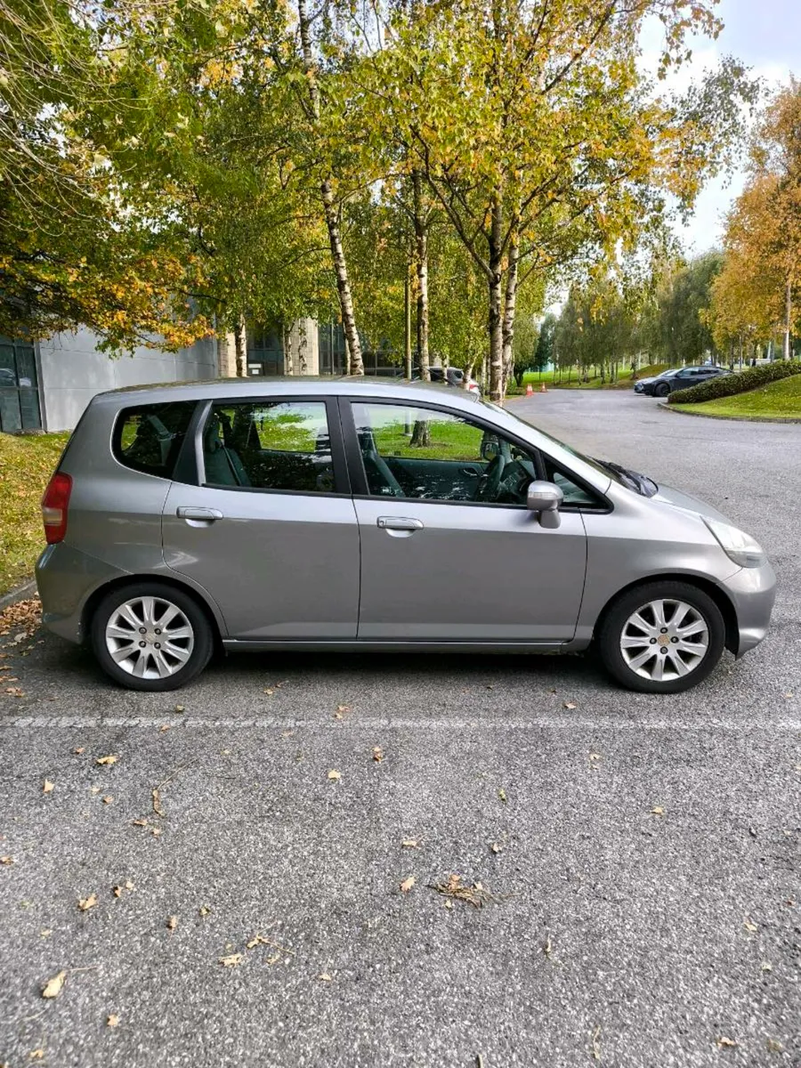 Honda jazz 1.3 Automatic low miles - Image 2