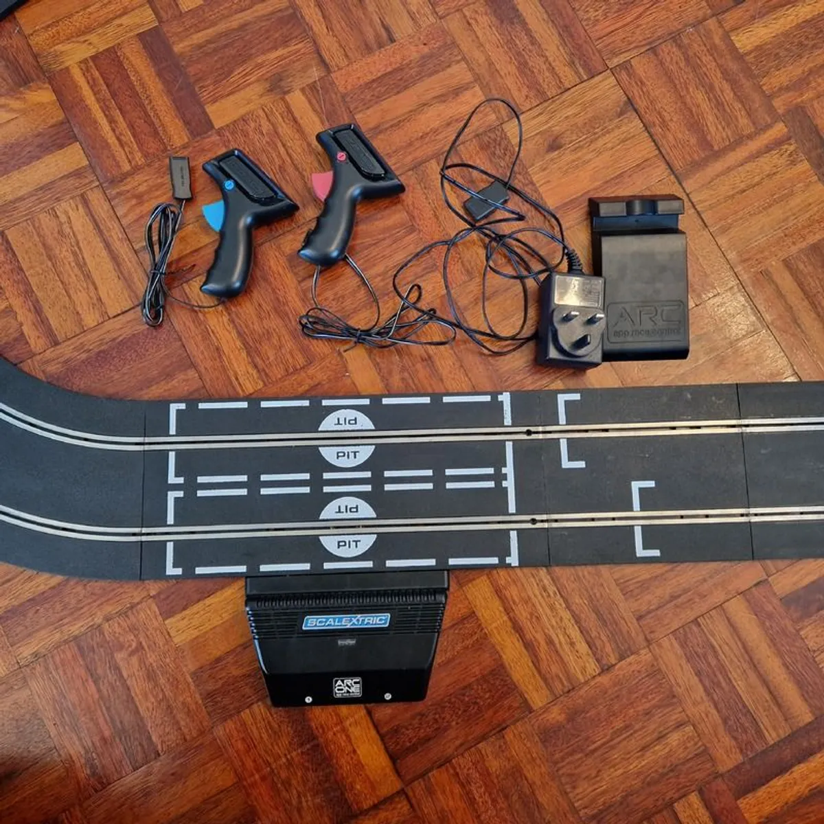 Scalextric ARC ONE American Muscle Set with extra track ( GT classic ) - Image 4