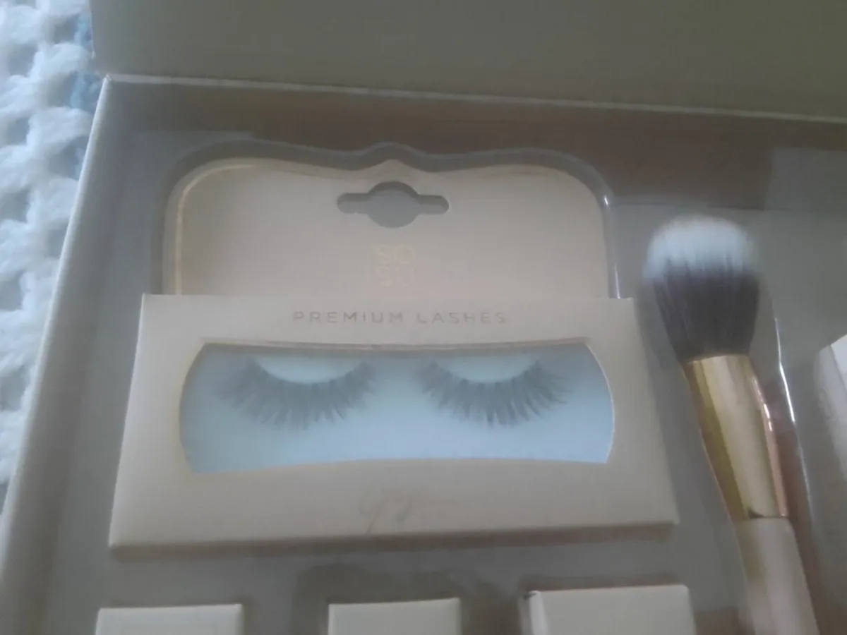 SOSU EX LGE  ESSENTIAL COSMETICS BOX NEW UNOPENED - Image 3