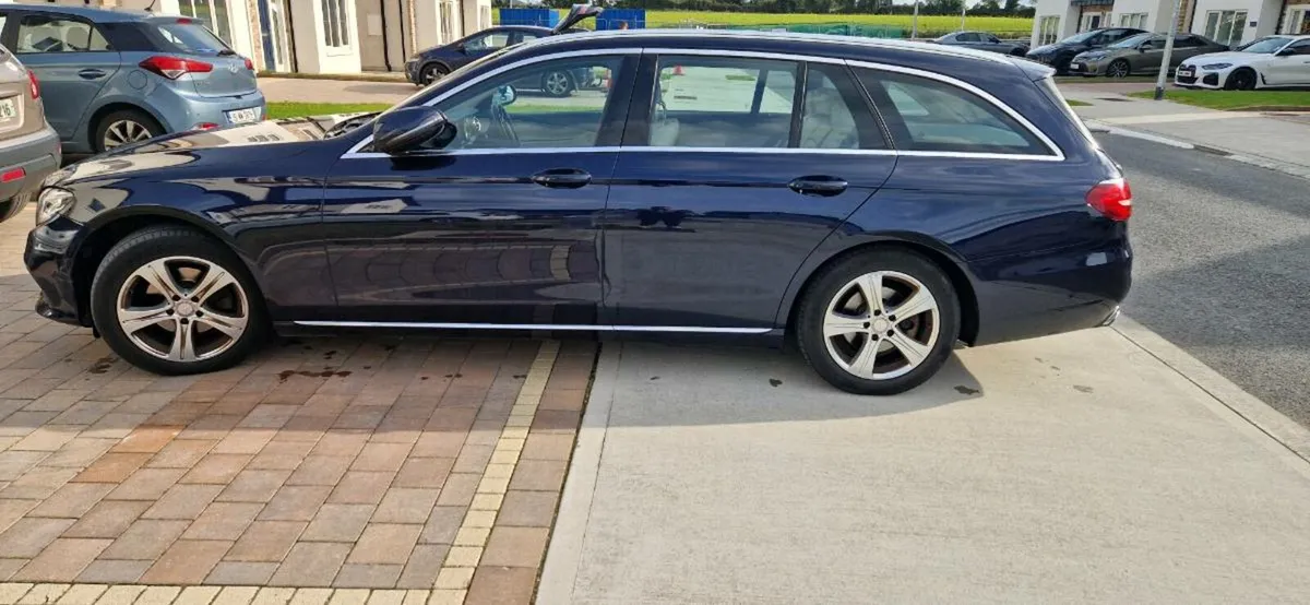 Mercedes-Benz E Class Estate - For Sale - Image 2