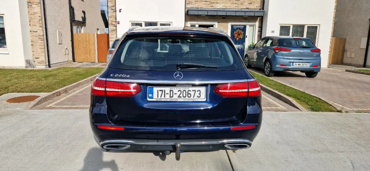 Mercedes-Benz E Class Estate - For Sale - Image 3