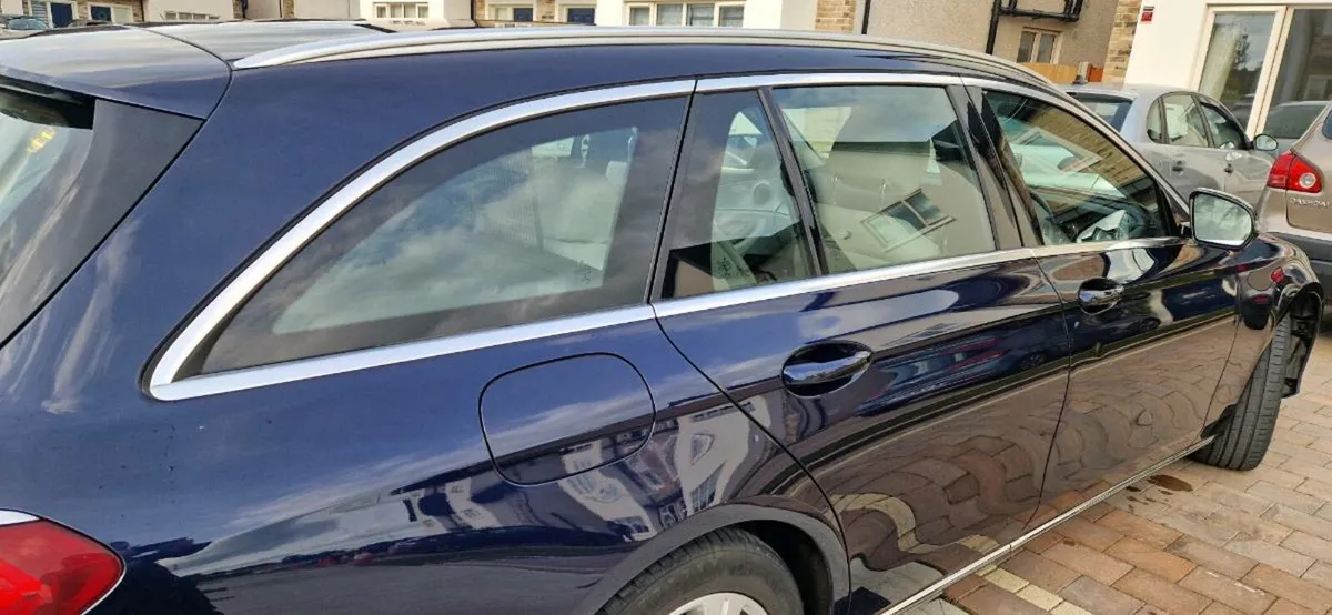 Mercedes-Benz E Class Estate - For Sale - Image 4