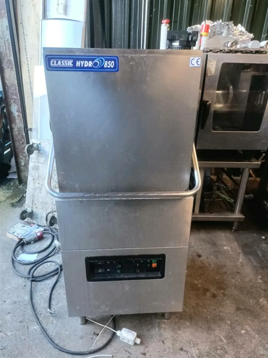 Warehouse clearance dishwasher - Image 1