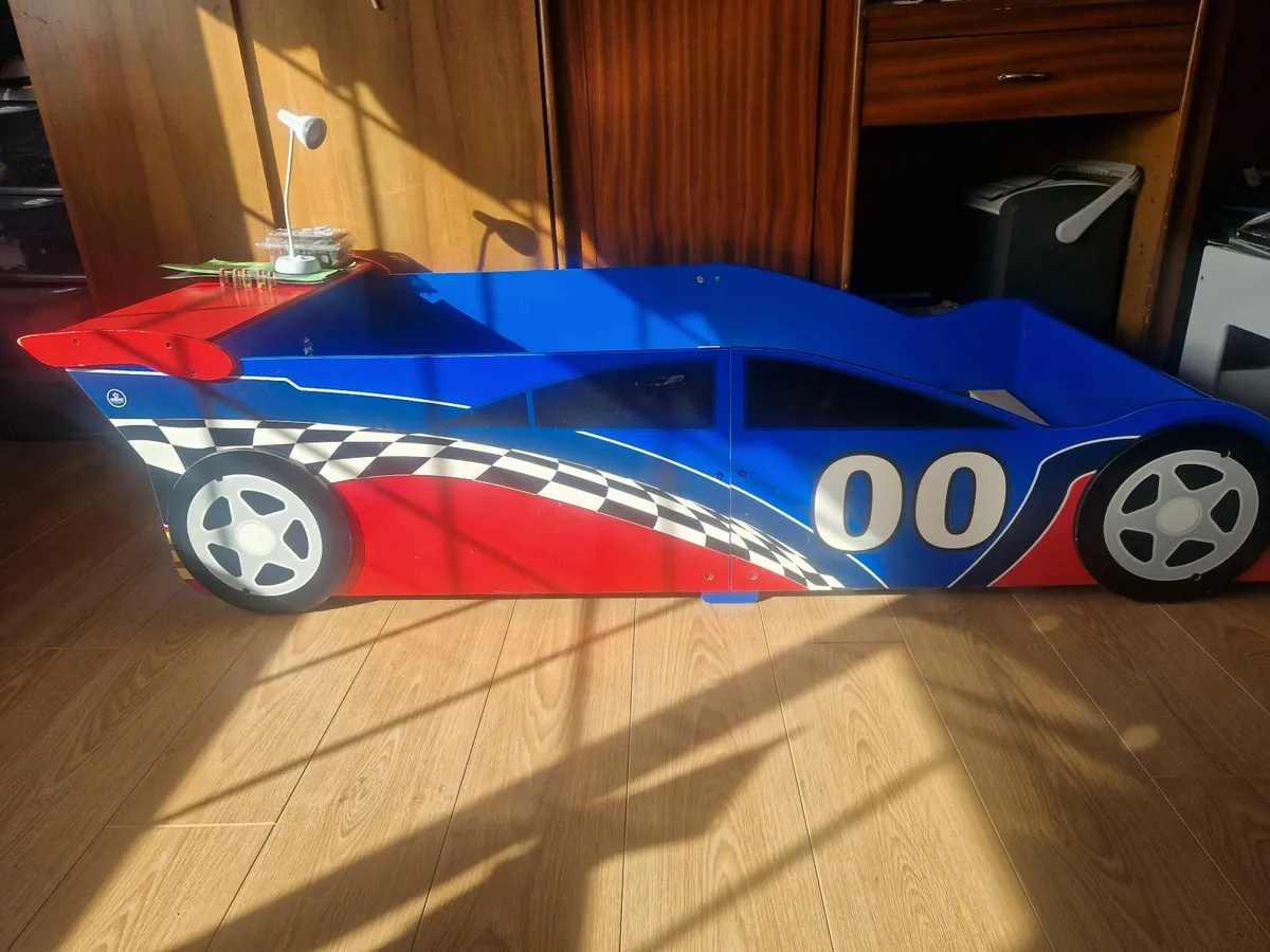 Toddler bed - Image 1