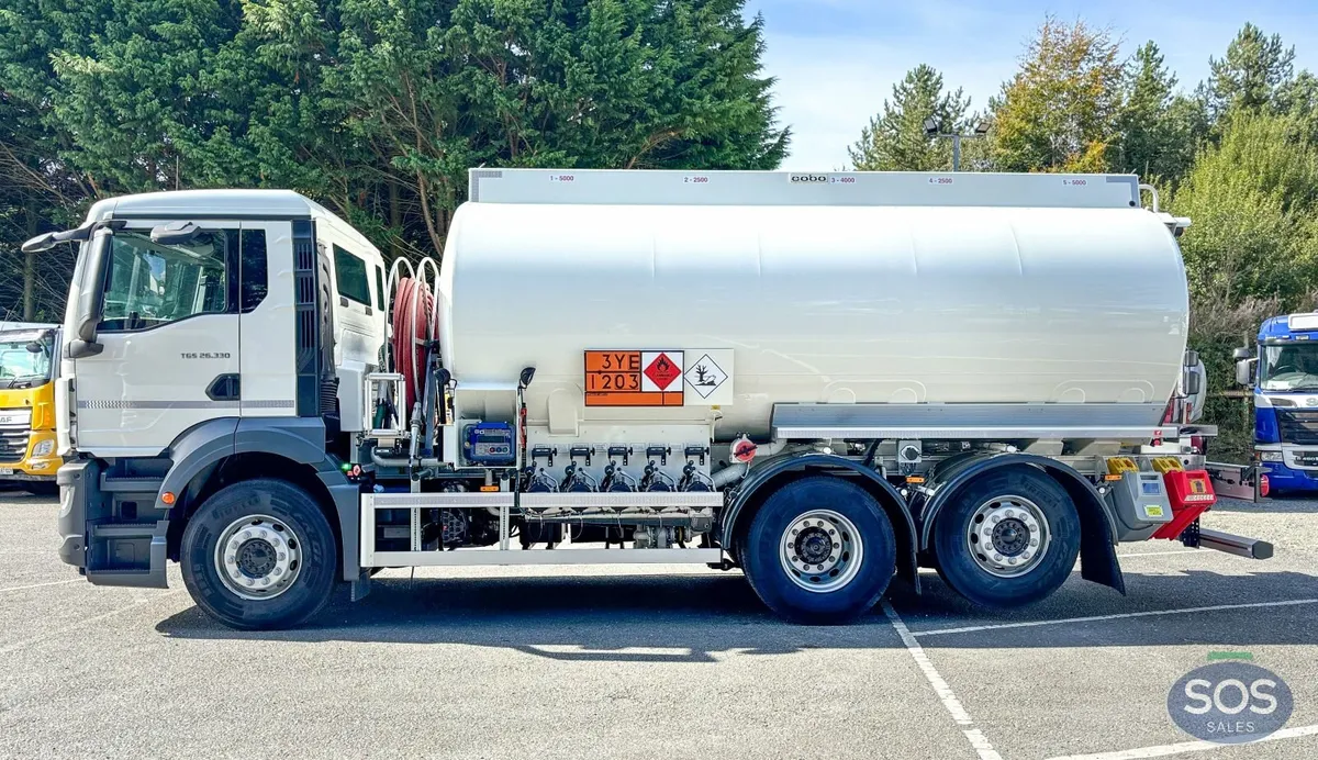 2025 MAN TGS26.330 Rigid Tanker - Image 2