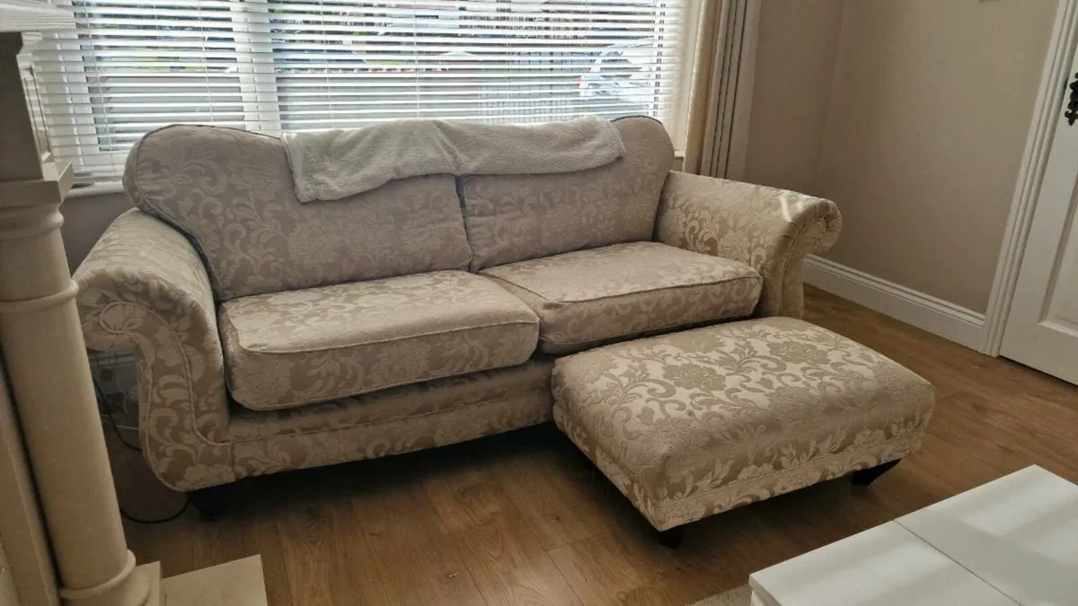 3+2 seater sofa and ottoman - Image 1