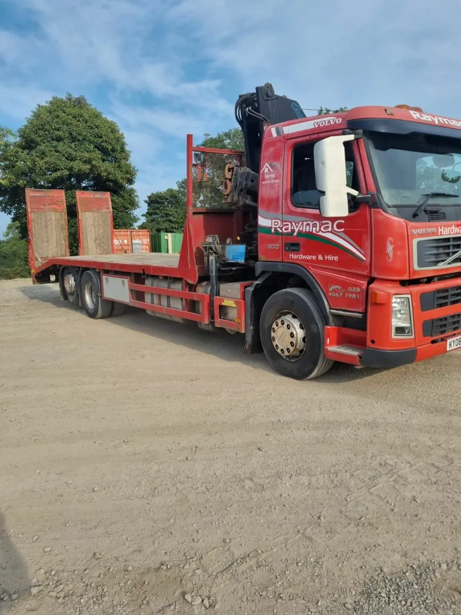 Volvo Beaver Lorry with Crane - Image 1