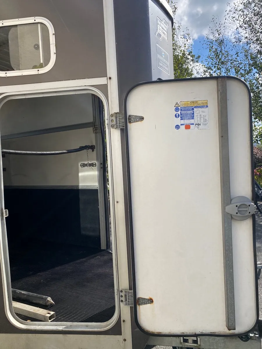 Horse Box HB506 deluxe  Ifor Willliams - Image 2