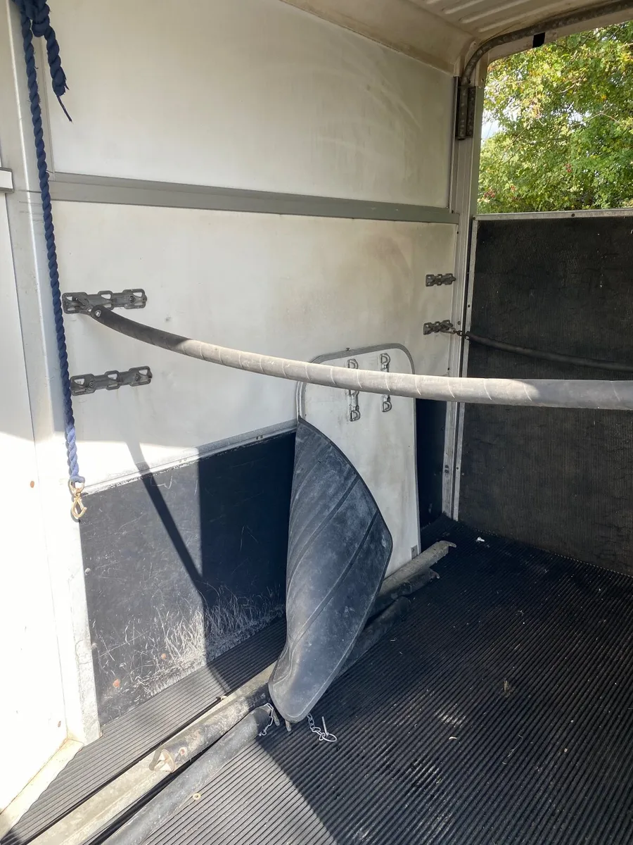 Horse Box HB506 deluxe  Ifor Willliams - Image 4