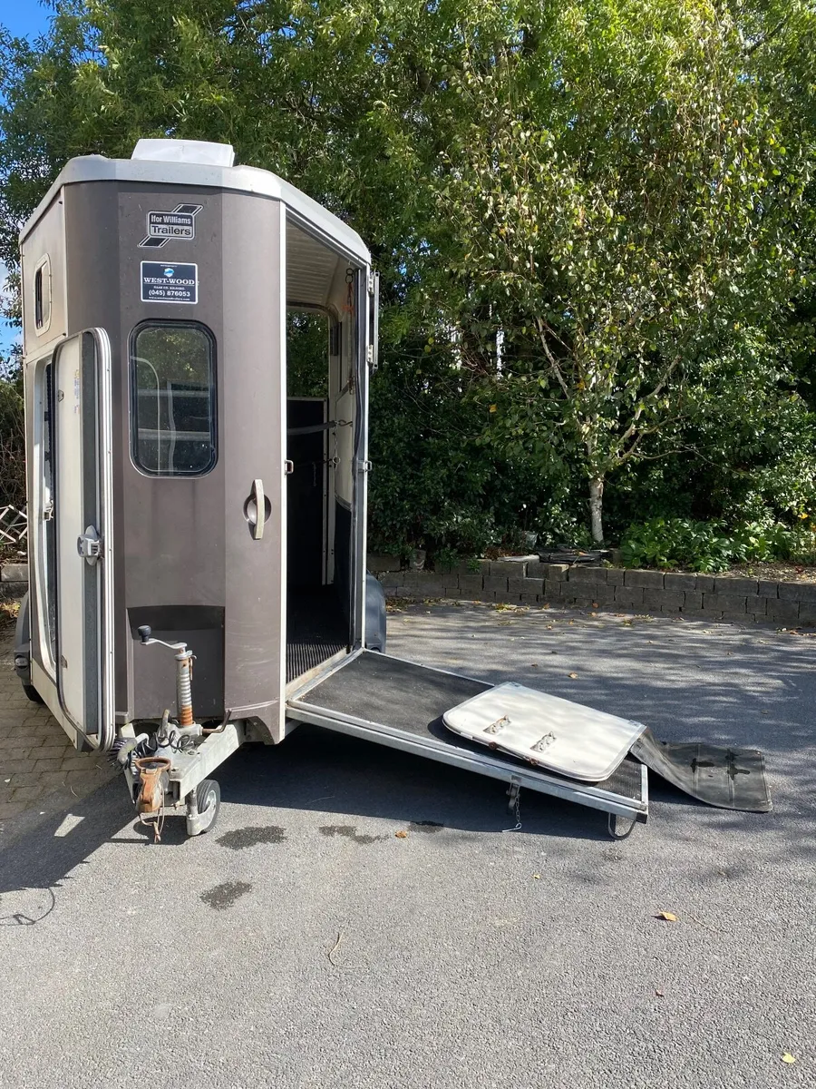 Horse Box HB506 deluxe  Ifor Willliams - Image 1