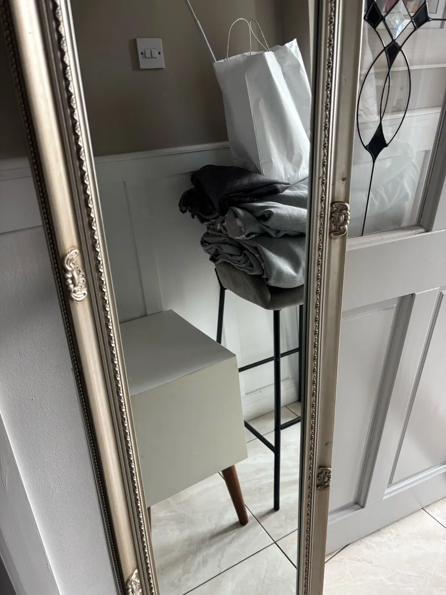 Bedroom mirror - Image 1