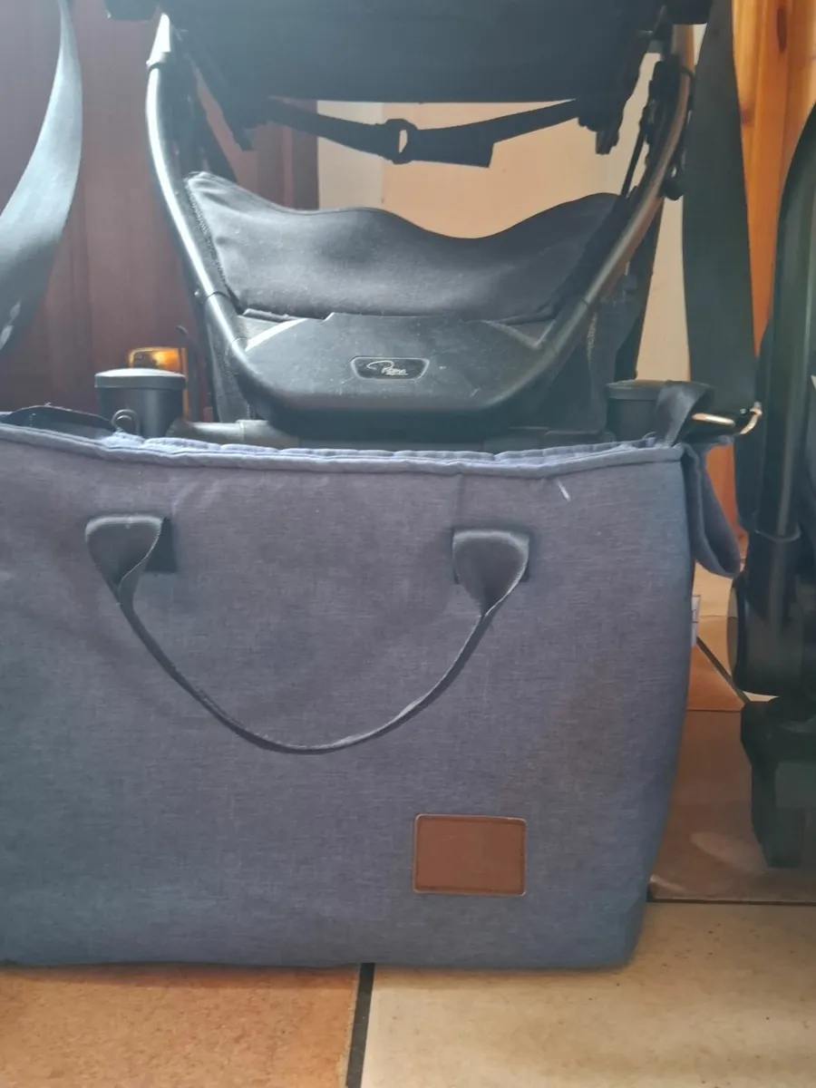 4 in 1 travel system - Image 3