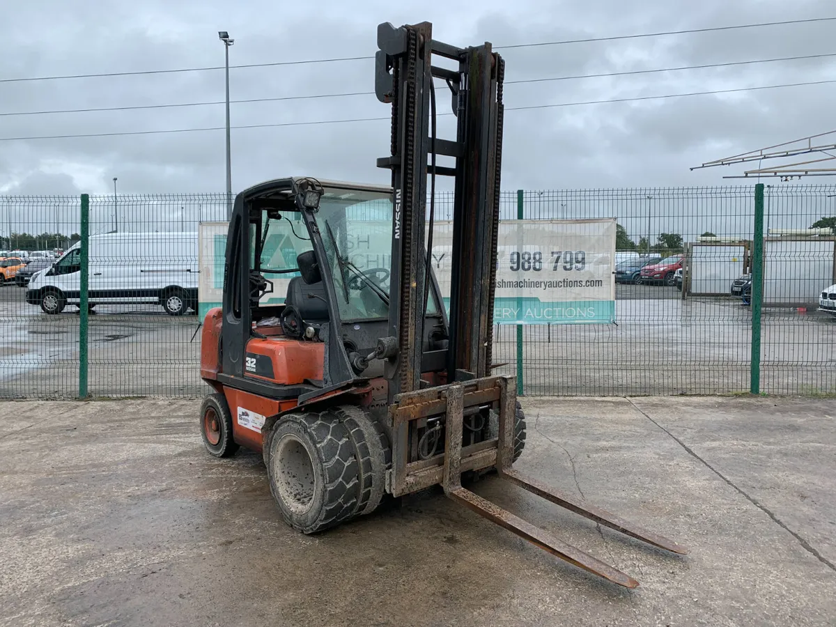 UNRESERVED NISSAN 3.2T TWIN WHEEL FORKLIFT FOR AUC - Image 4