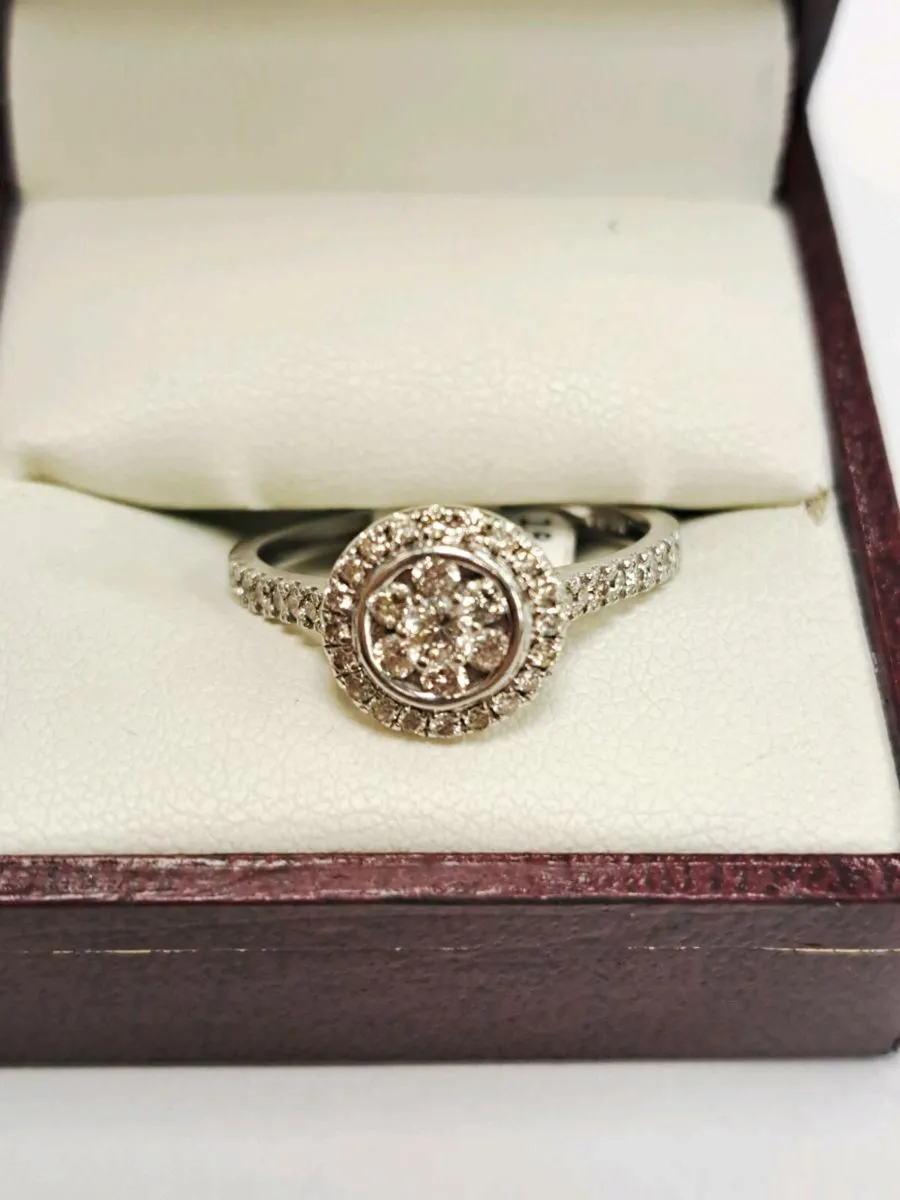 18K White Gold Diamond Ring 18CT - Image 1