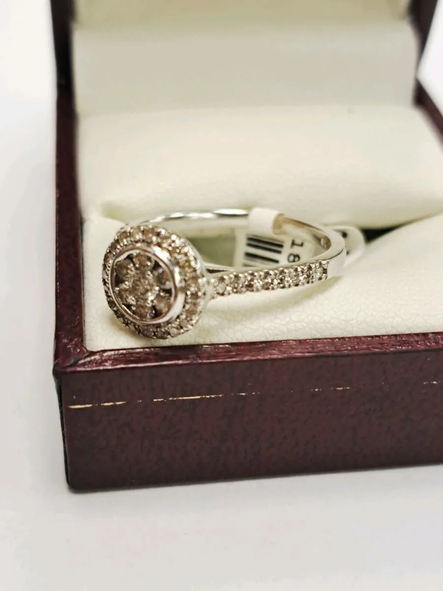 18K White Gold Diamond Ring 18CT - Image 2