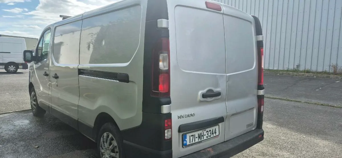 171 NISSAN NV300 LWB DOE 07/2026 PRICE 5200 EUR - Image 4