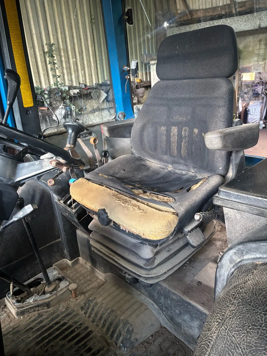 Ford super q seat - Image 1