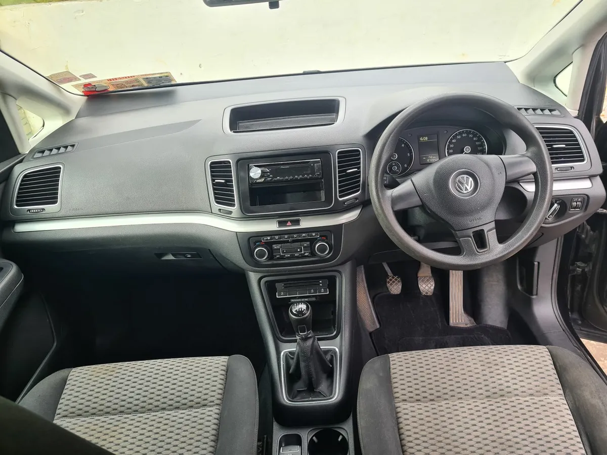 Volkswagen Sharan 2012 - Image 4