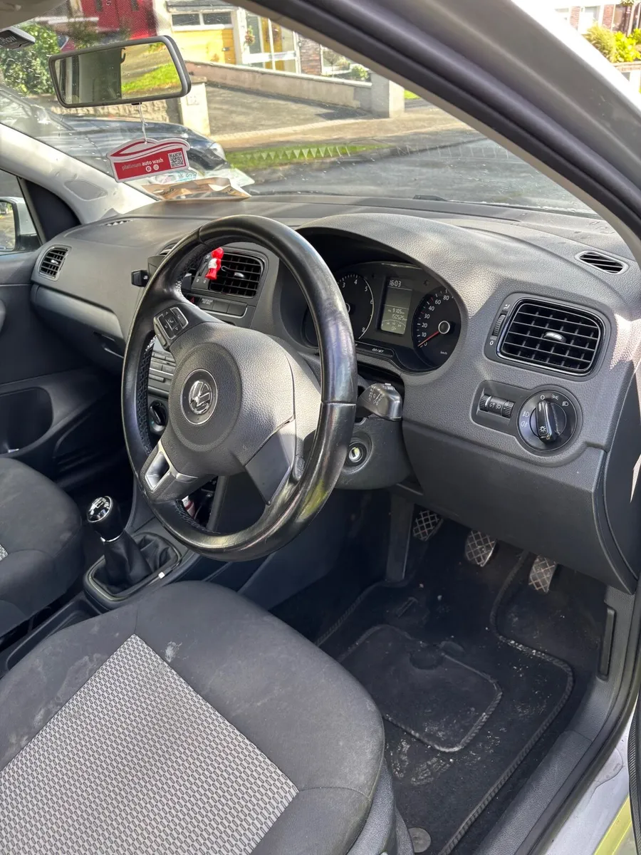 Volkswagen Polo 2014 - Image 2