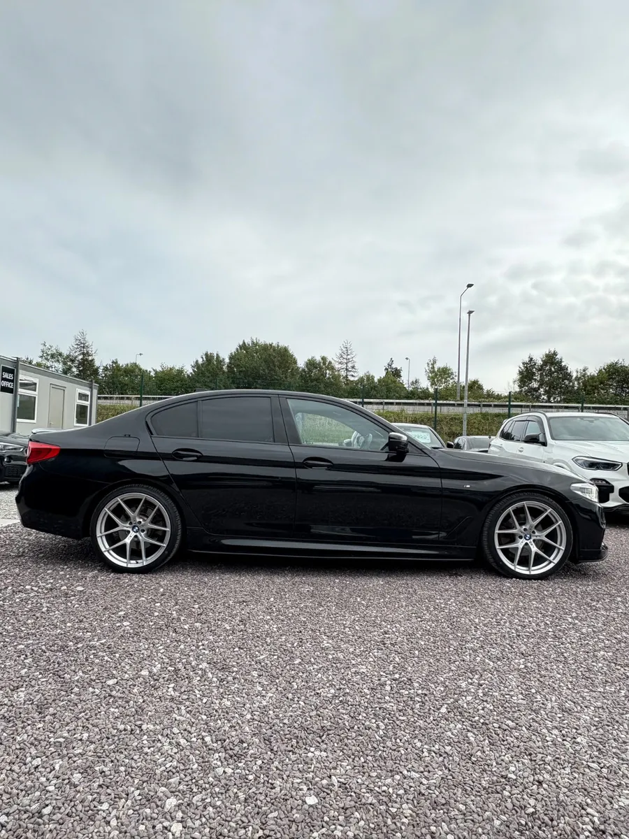 BMW 523D / 520D X-Drive  2020 - Image 3