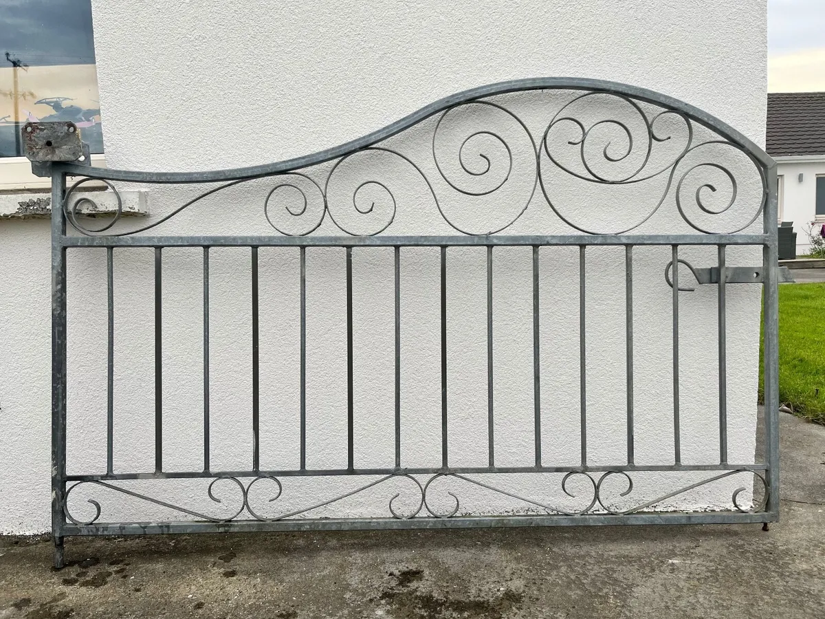 Metal gates - Image 1