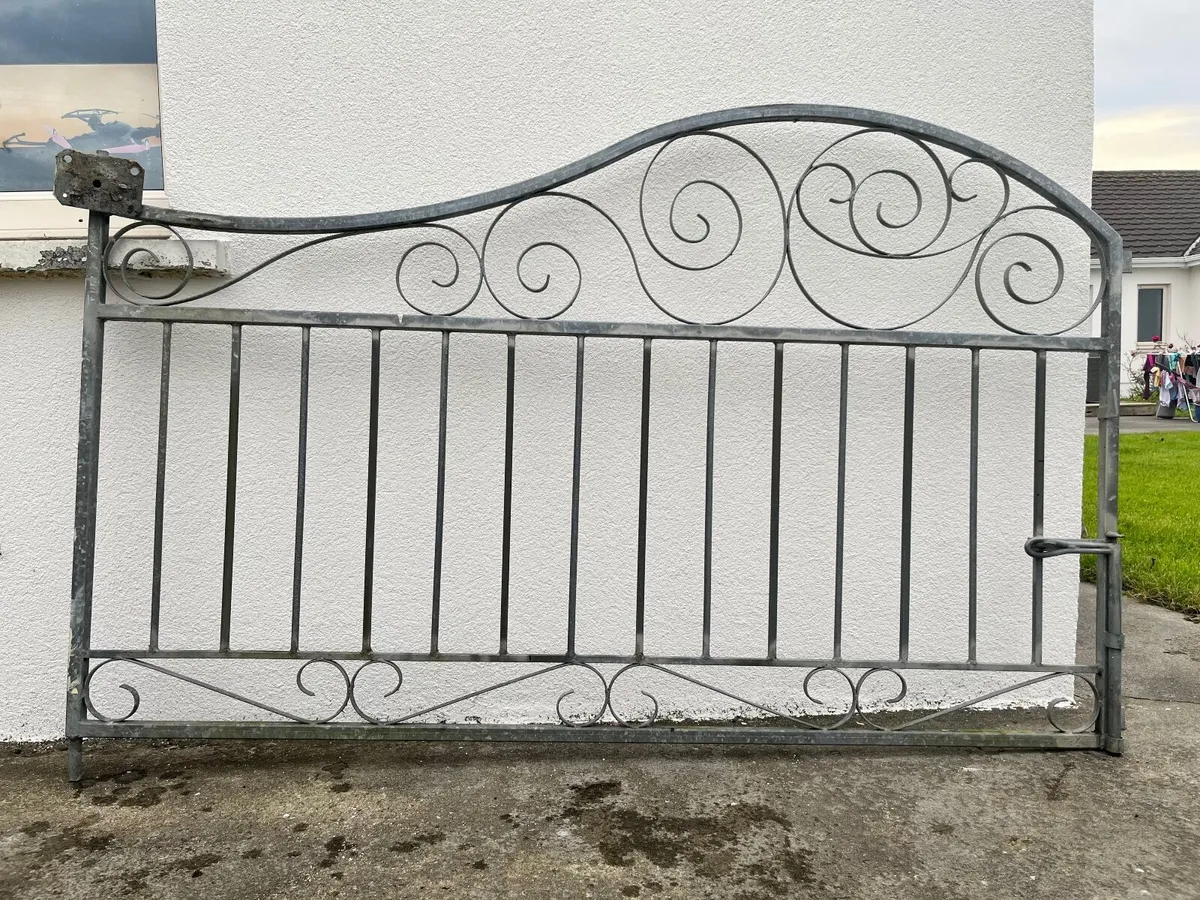 Metal gates - Image 3