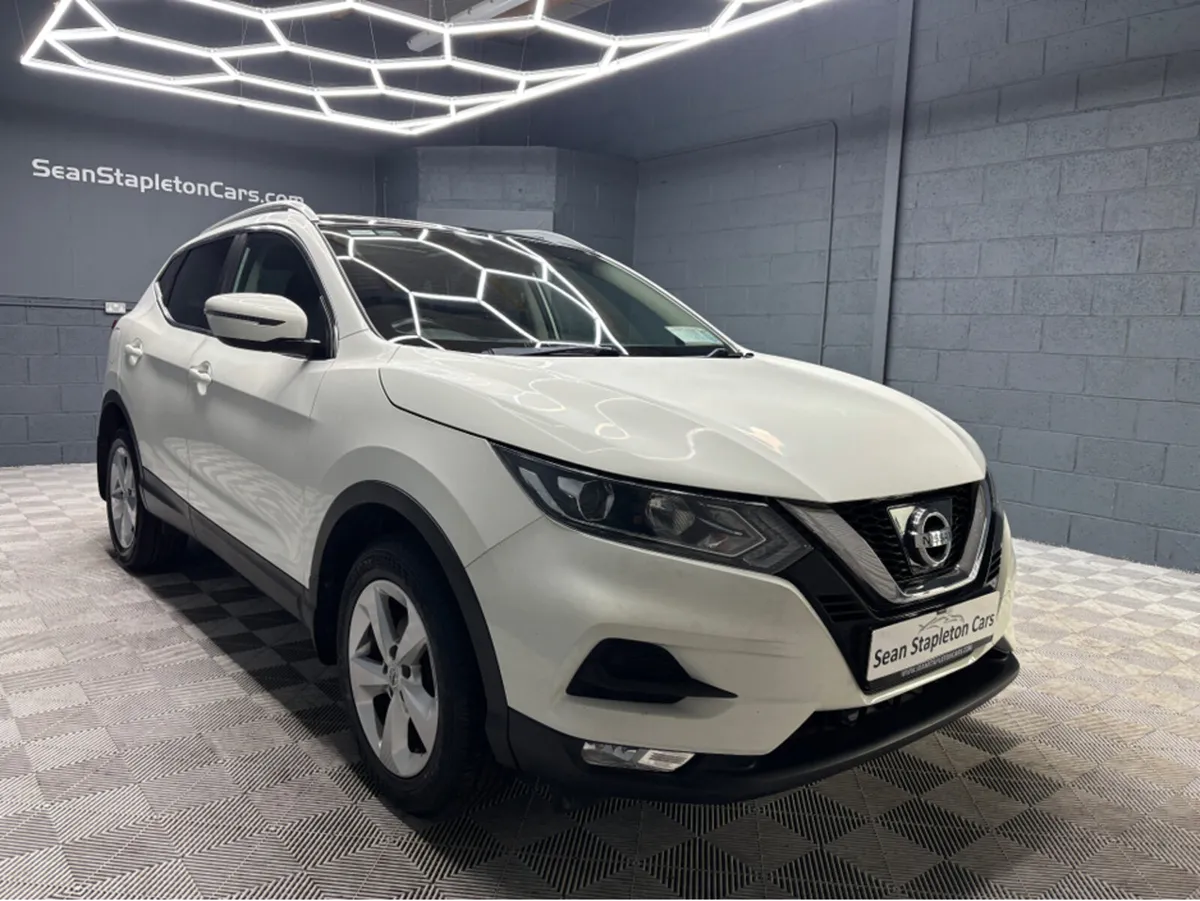 Nissan Qashqai 1.5 SV 18 4DR - Image 3