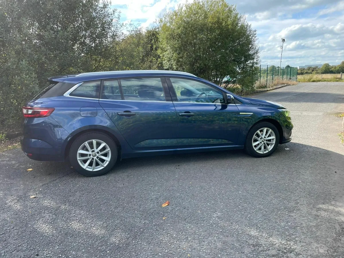 Renault Megane 2018 - Image 3