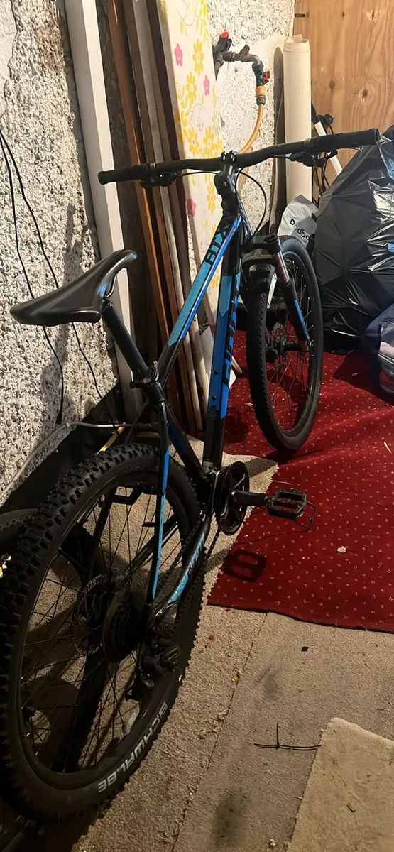 Giant bike - Image 2