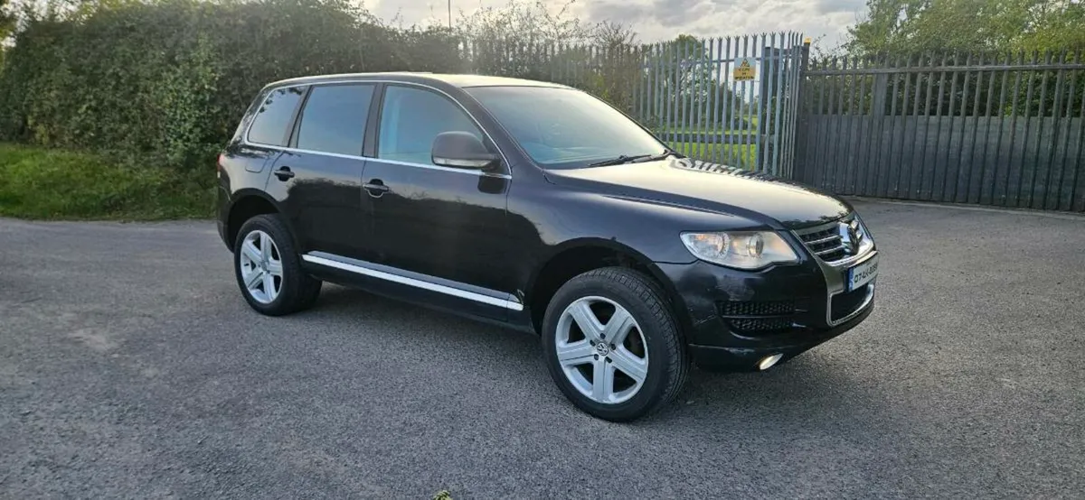 Volkswagen Touareg - Image 1