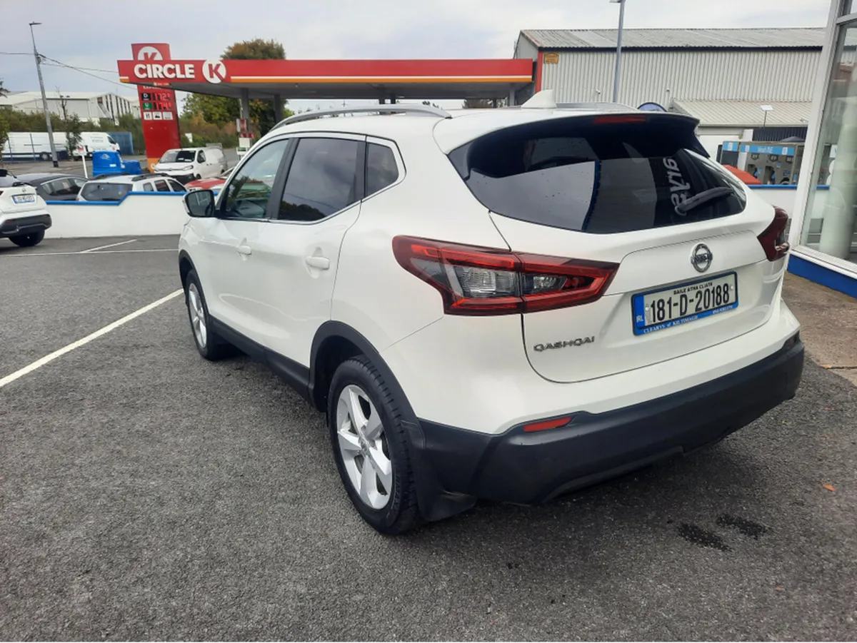 Nissan Qashqai 1.5 SV 18 4DR - Image 3