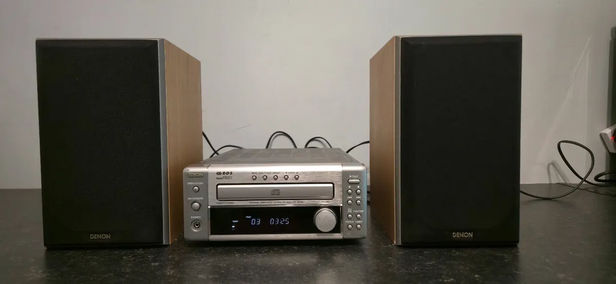 MINI HI-FI DENON UD-M3 , SPEAKERS MISSION FREE - Image 1