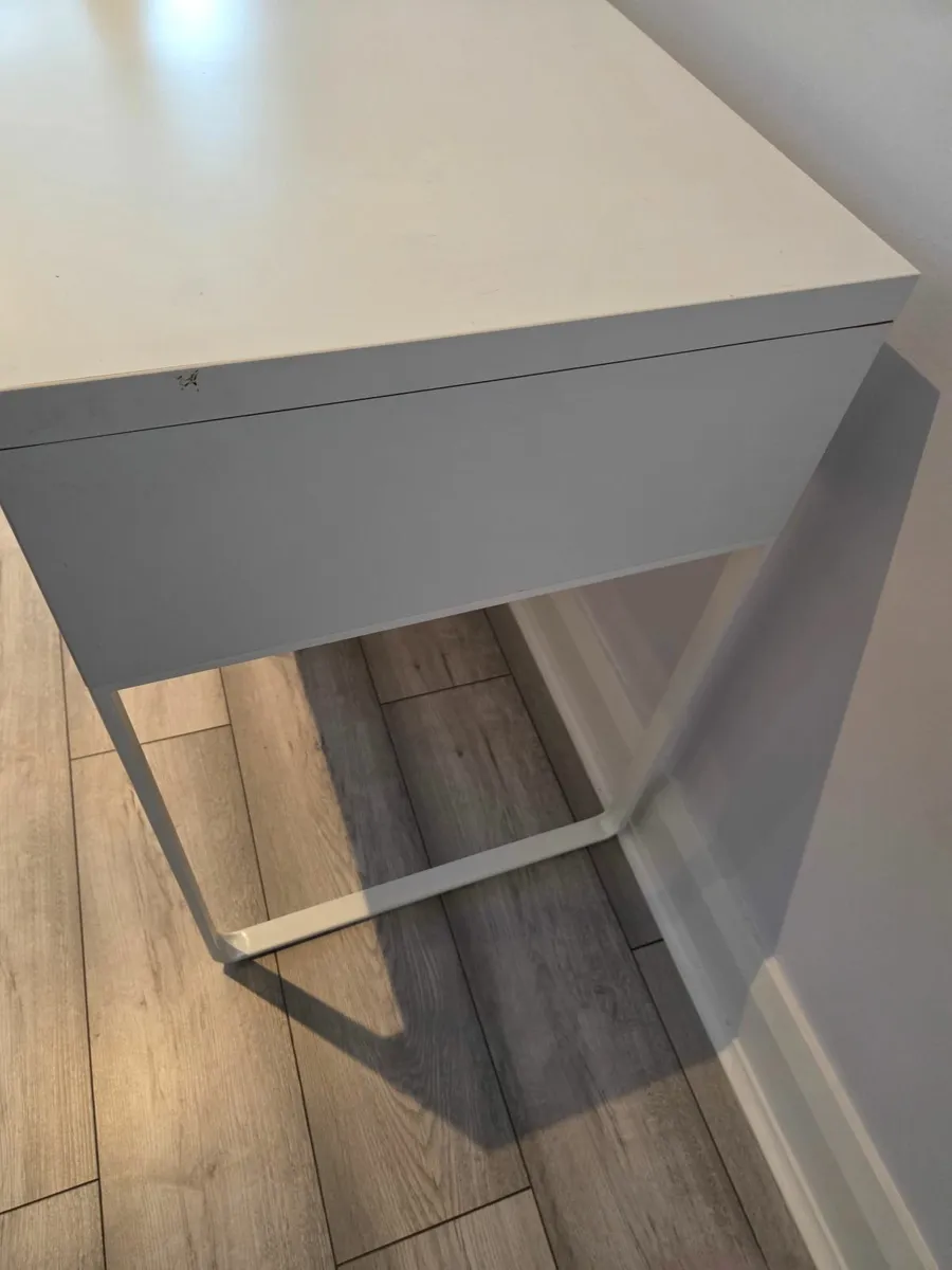 Desk - Image 3