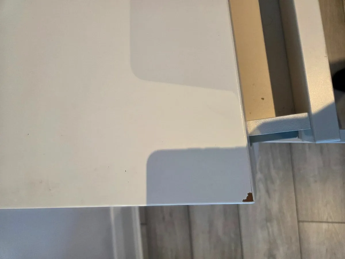 Desk - Image 4