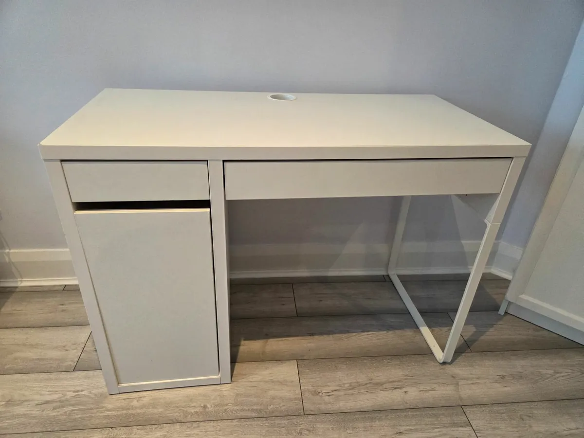 Desk - Image 1