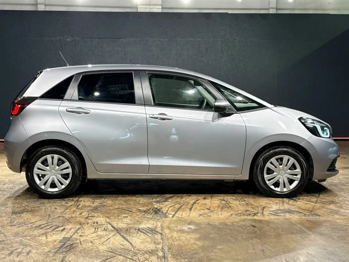 Honda Fit 1.5 HYBRID AUTOMATIC - Image 3