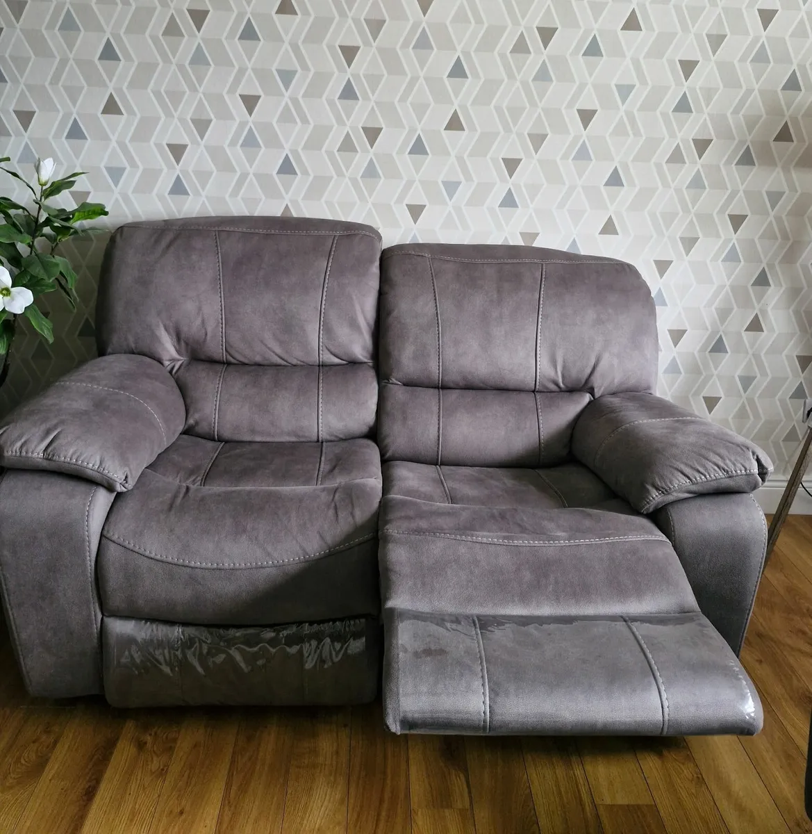 Bradford Sofa - Image 3